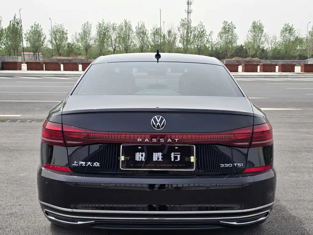 VOLKSWAGEN PASSAT 2022