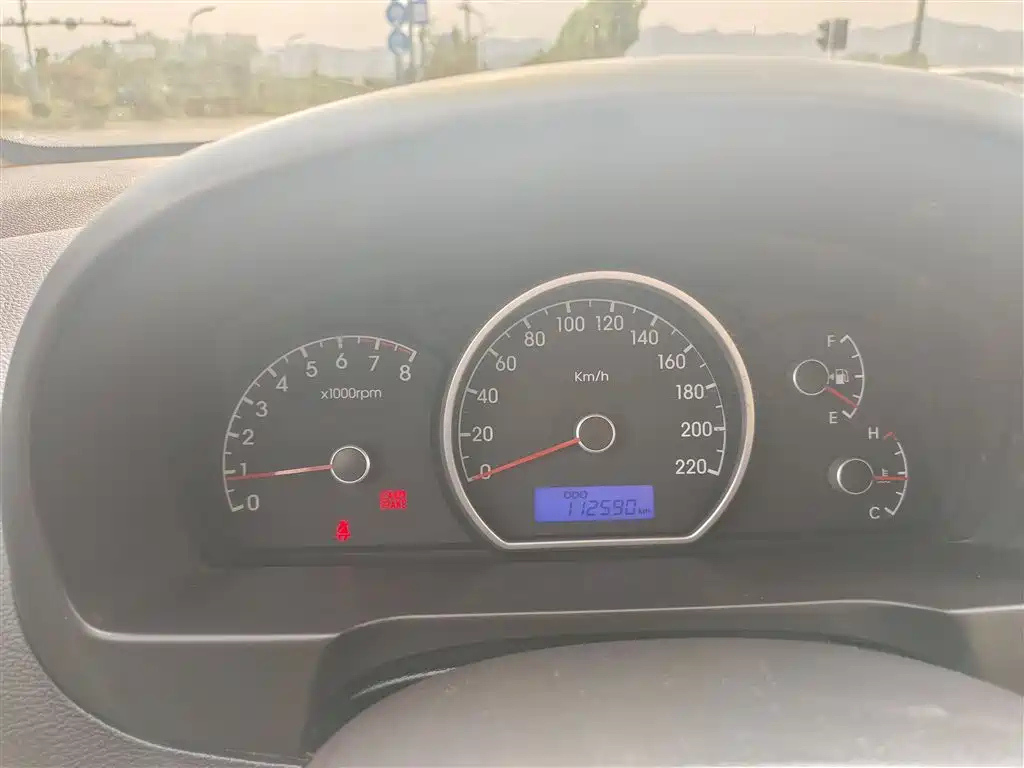 HYUNDAI CELESTA 2015