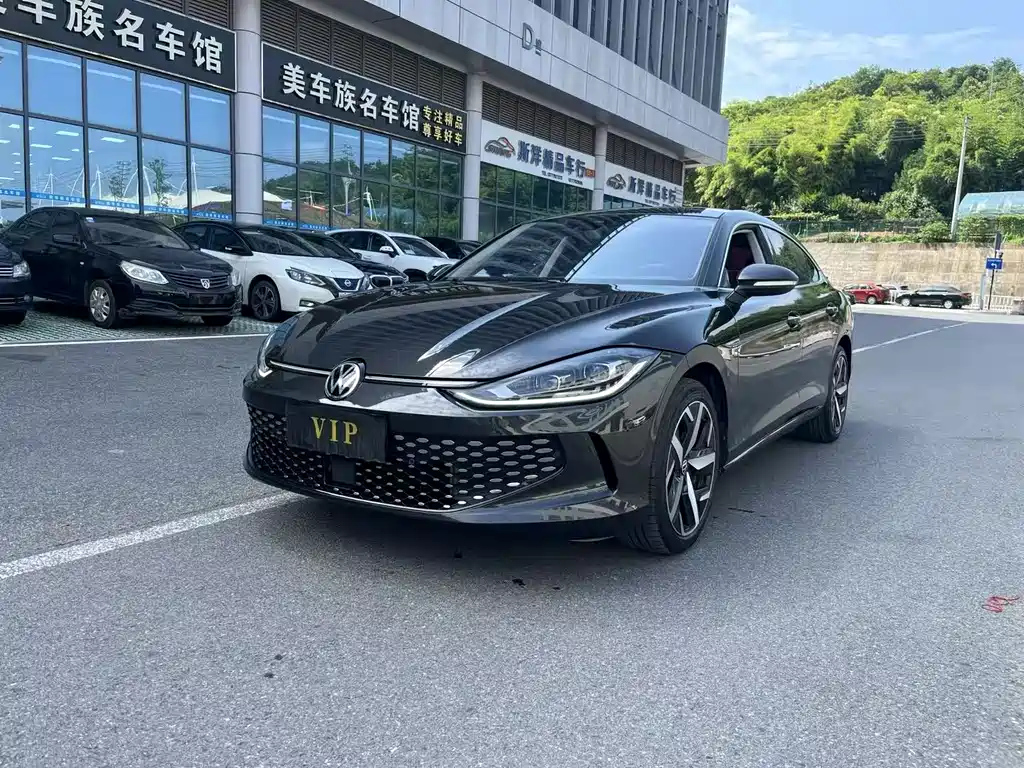 VOLKSWAGEN LAMANDO 2022