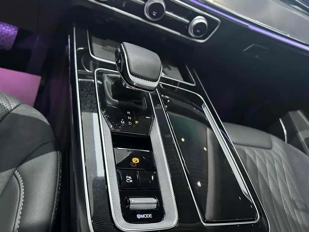 HONGQI HS5 2023