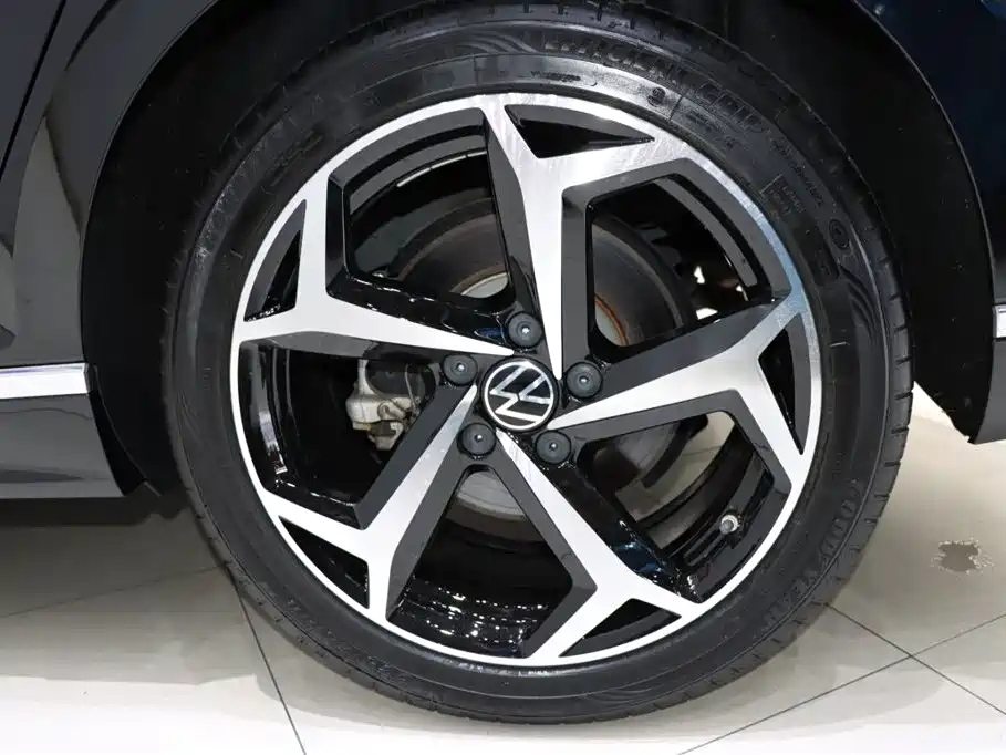 VOLKSWAGEN MAGOTAN 2023