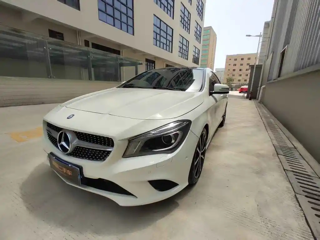 MERCEDES BENZ CLA 2015