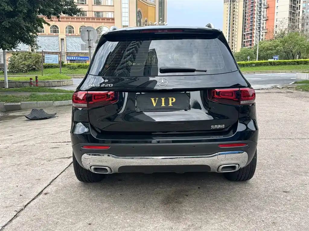 MERCEDES BENZ GLB 2023