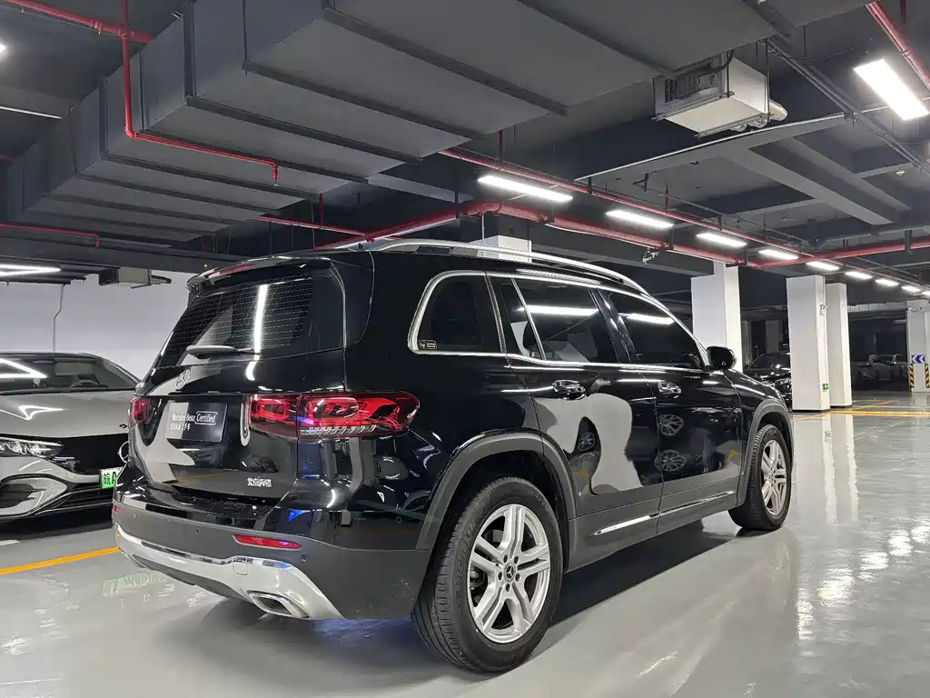 MERCEDES BENZ GLB 2023