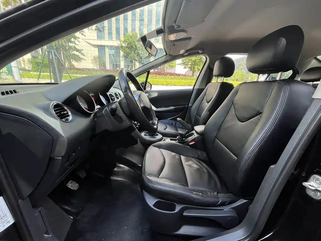 PEUGEOT 408 2013