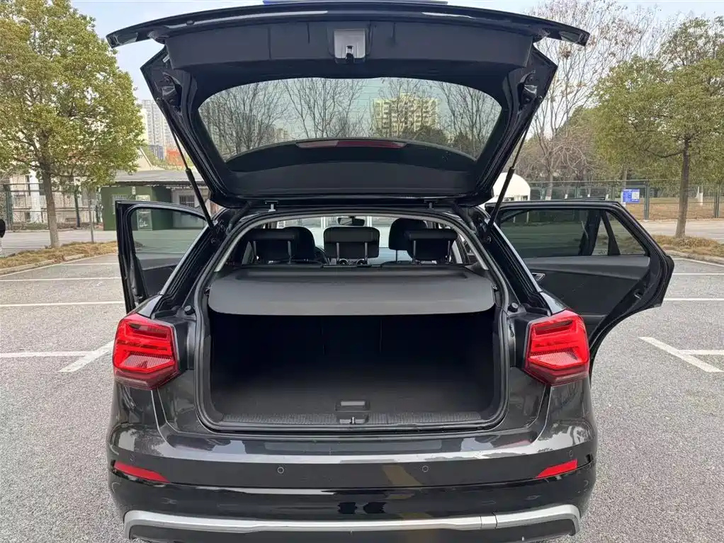 AUDI Q2L 2018
