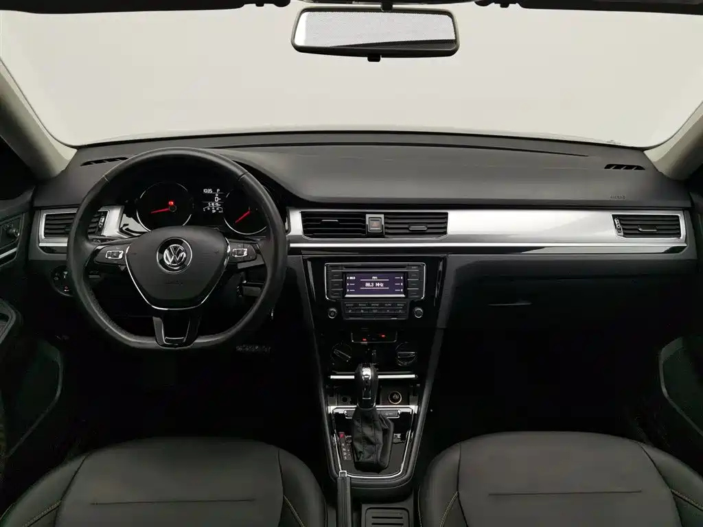 VOLKSWAGEN BORA 2018