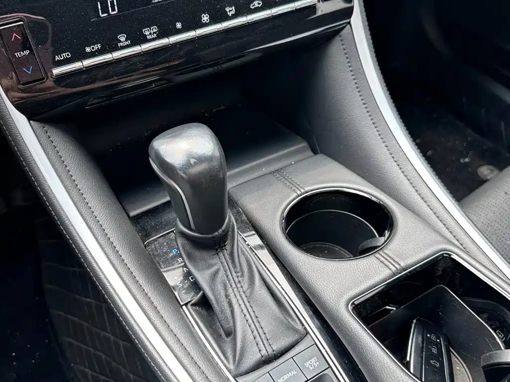 TOYOTA AVALON 2022