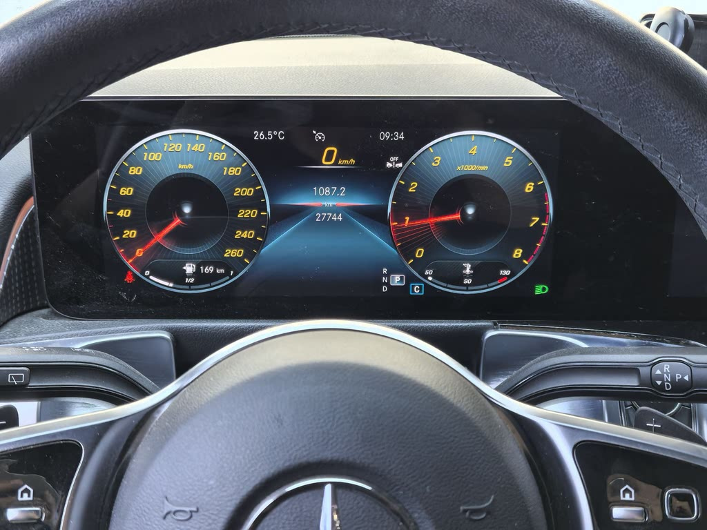 MERCEDES BENZ GLB 2023