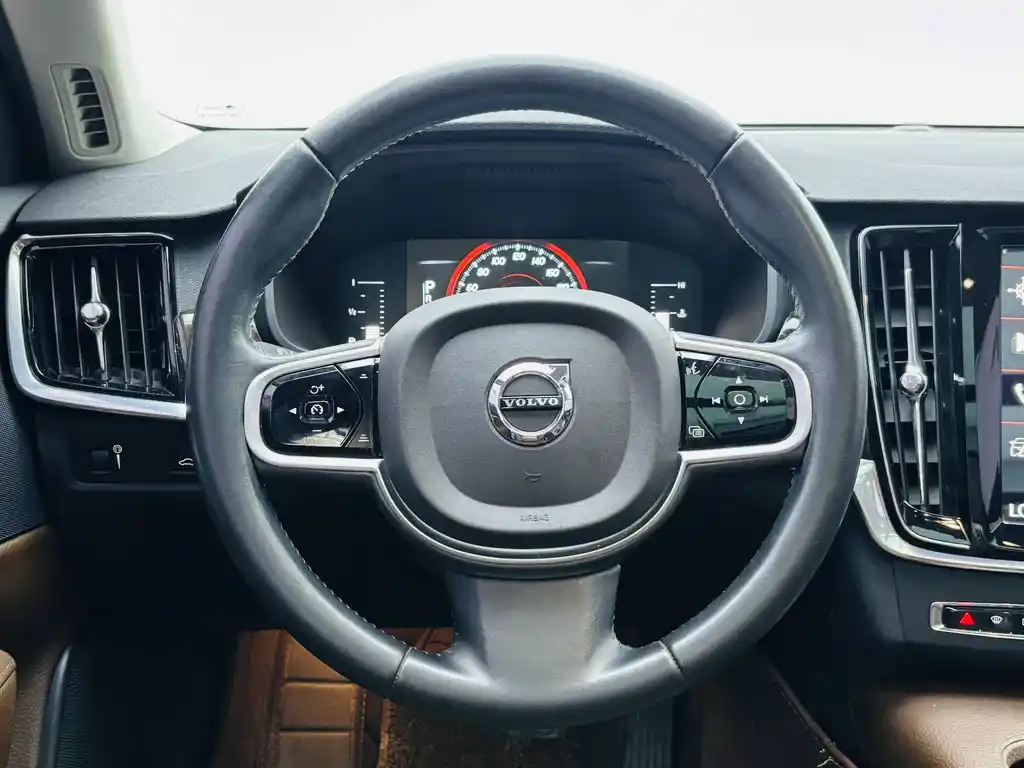 VOLVO S90 2017