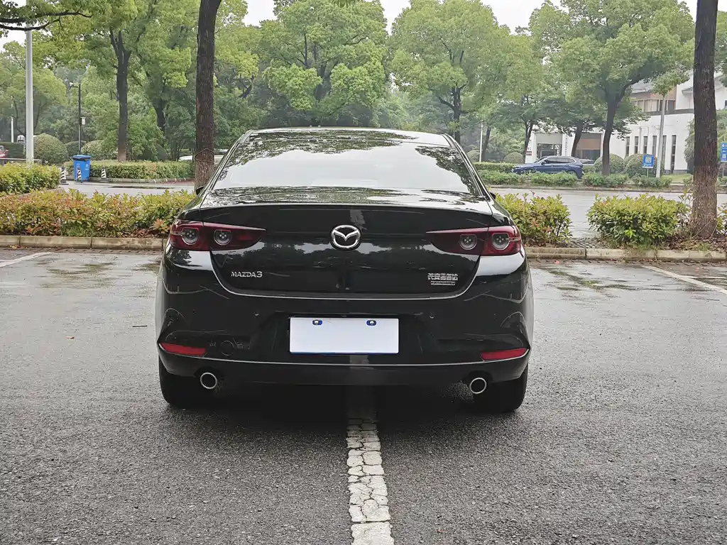 MAZDA 3 AXELA 2023