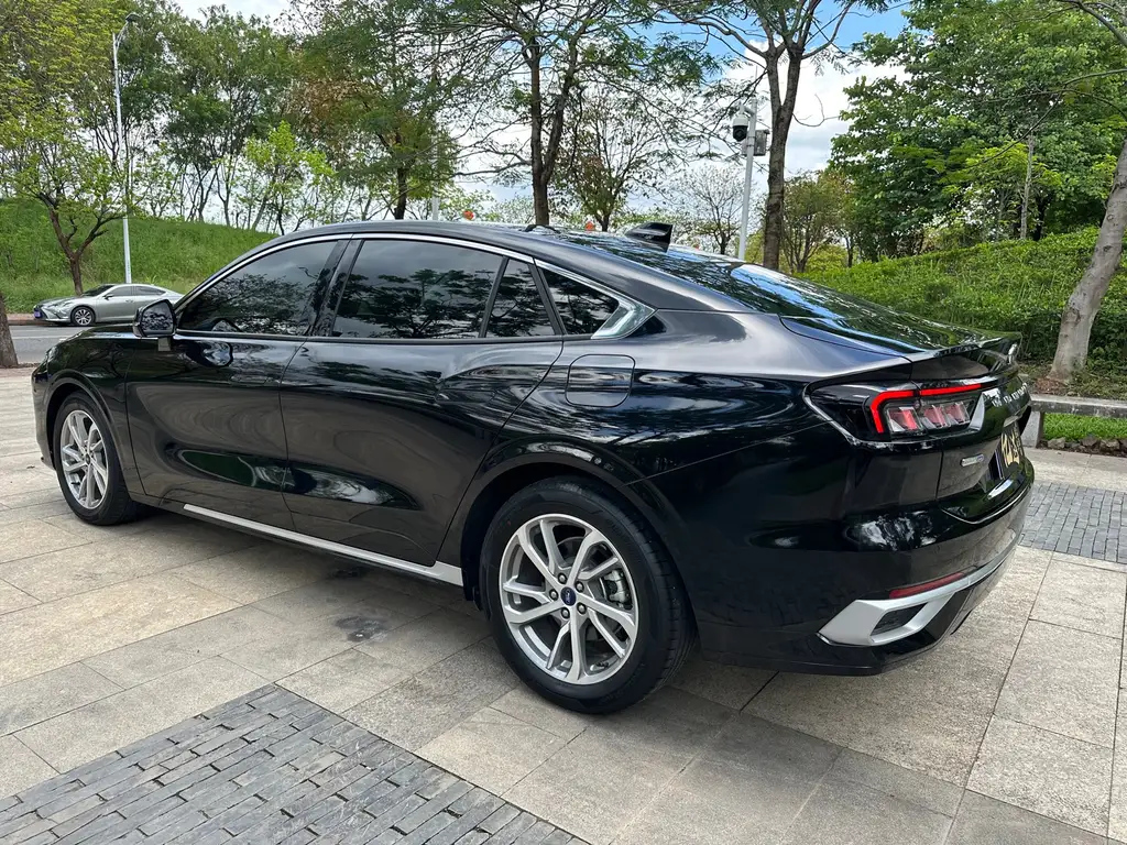 FORD MONDEO 2022