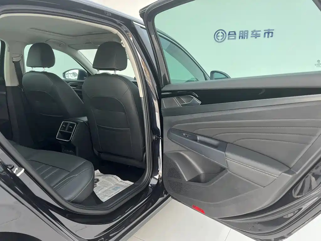VOLKSWAGEN PASSAT 2022