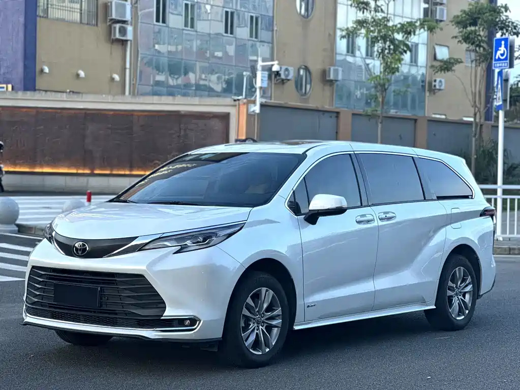 TOYOTA SIENNA SIENNA 2024