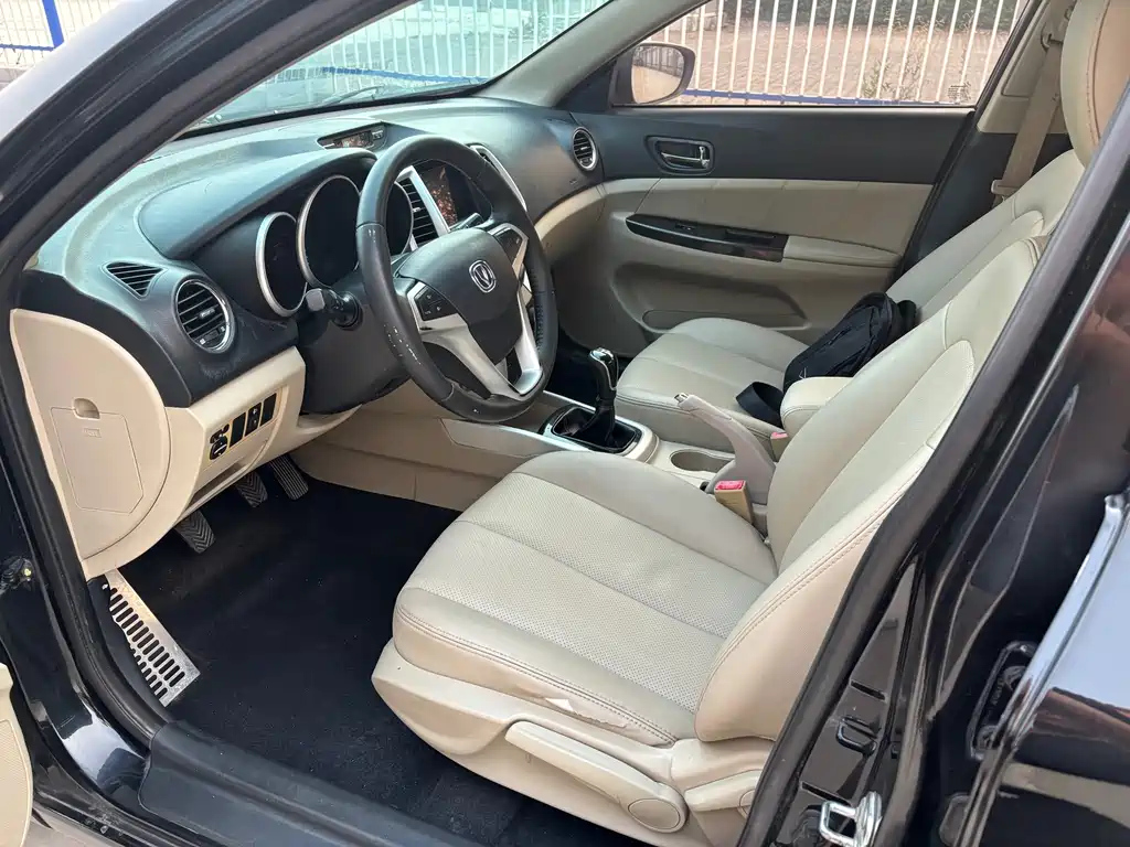 CHANGAN EADO 2013