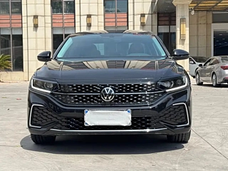 VOLKSWAGEN PASSAT 2023