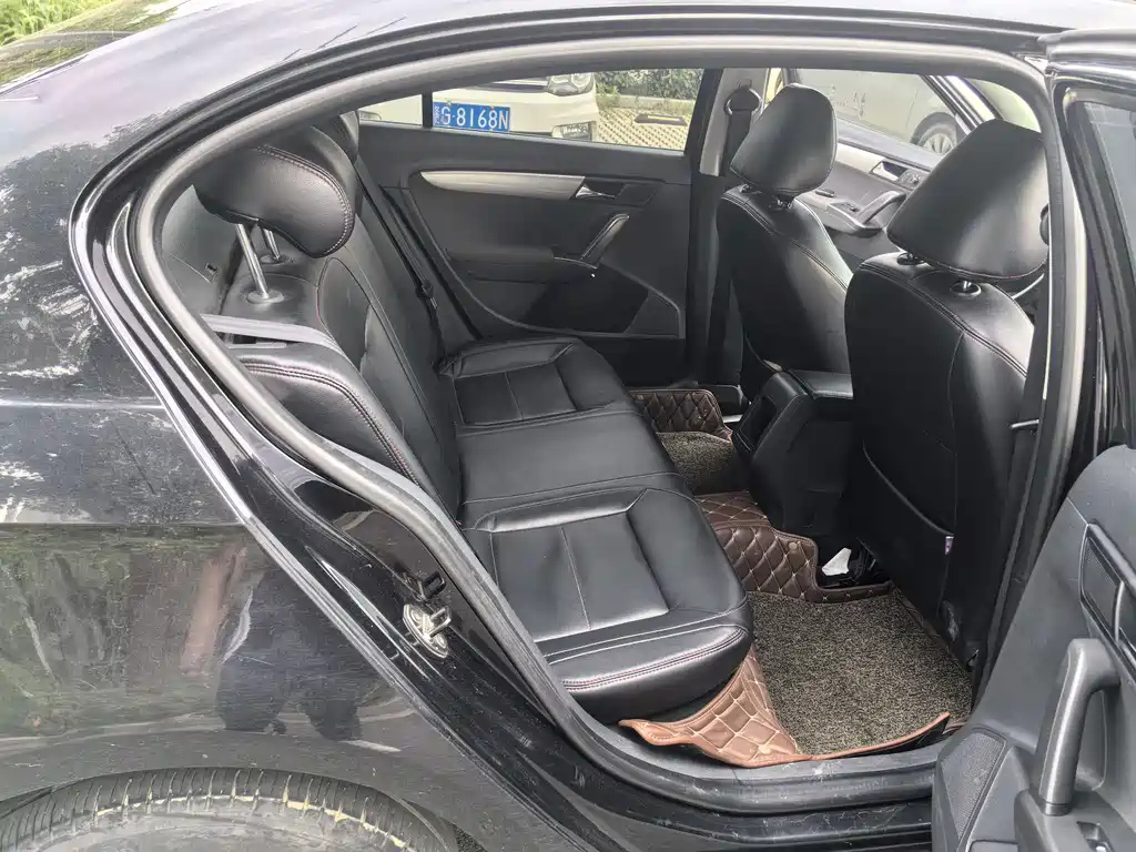 VOLKSWAGEN LAVIDA 2013