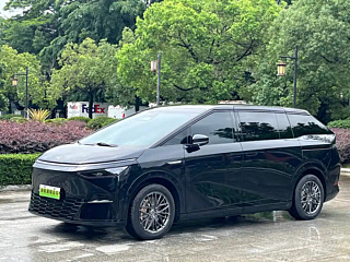 XPENG MOTORS X9