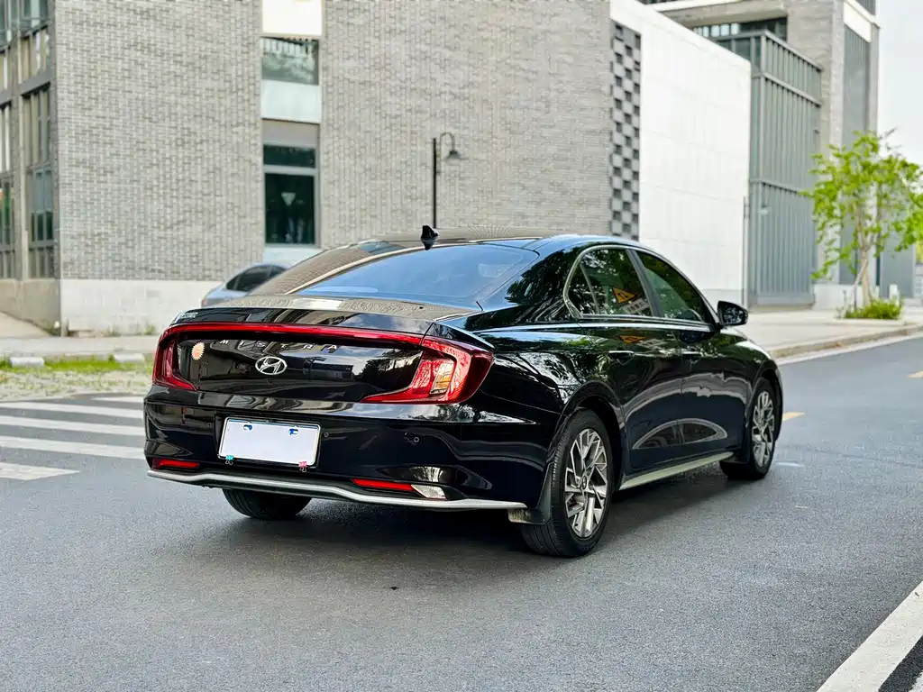 HYUNDAI MISTRA 2021