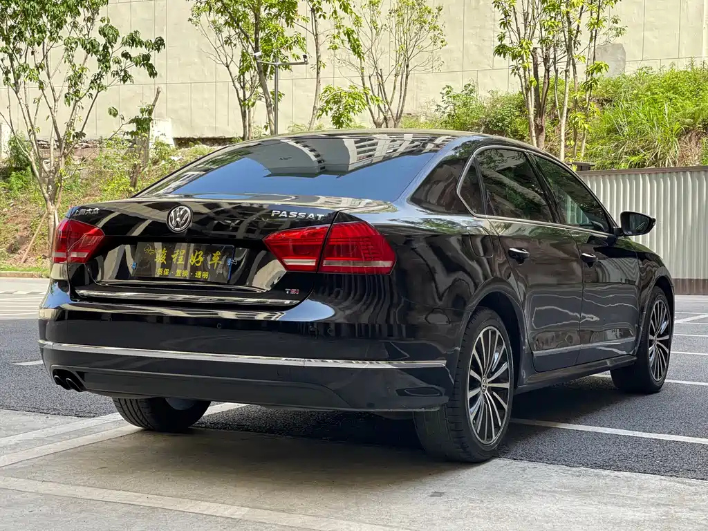 VOLKSWAGEN PASSAT 2014