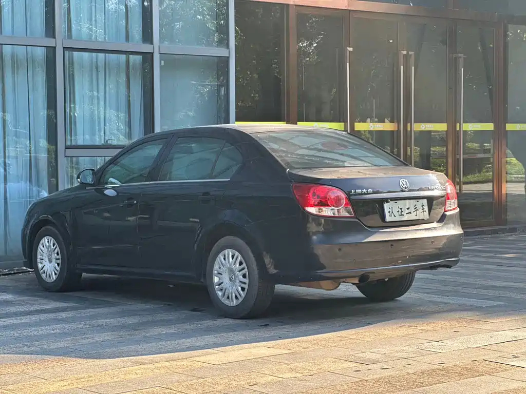 VOLKSWAGEN LAVIDA 2010