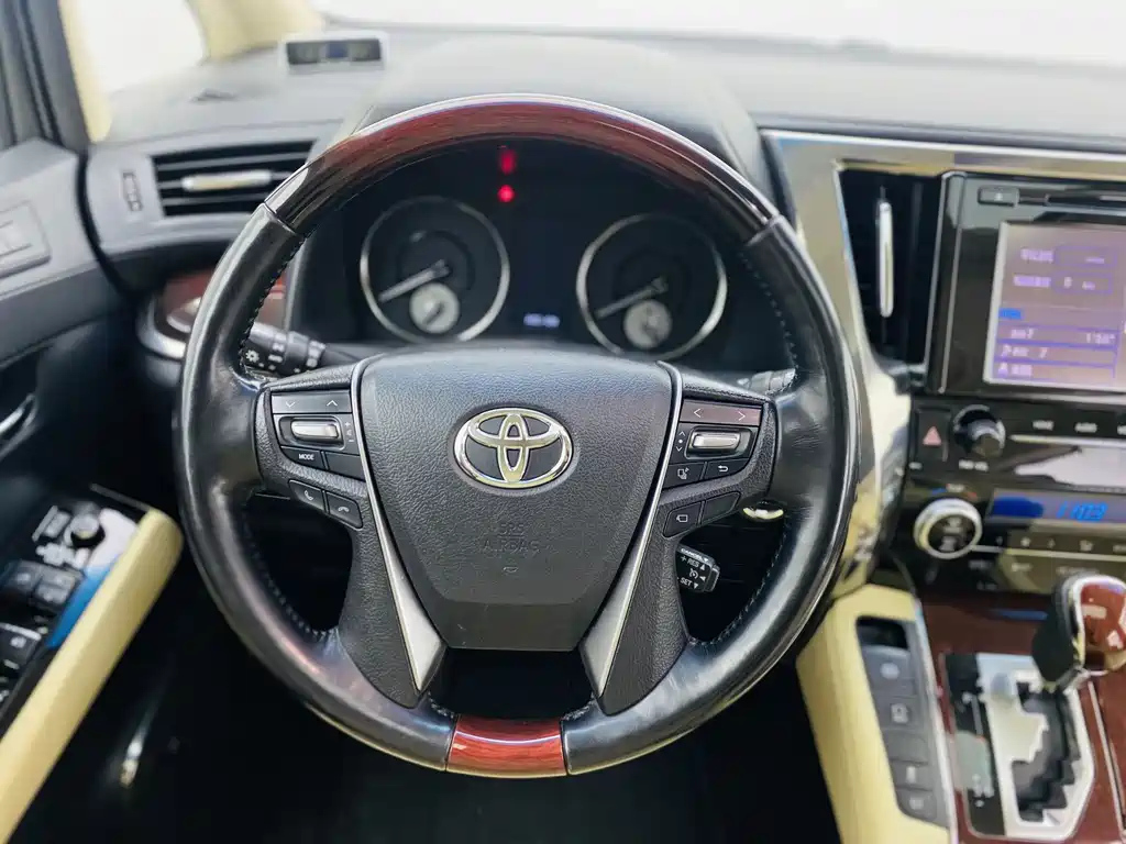 TOYOTA ALPHARD 2018
