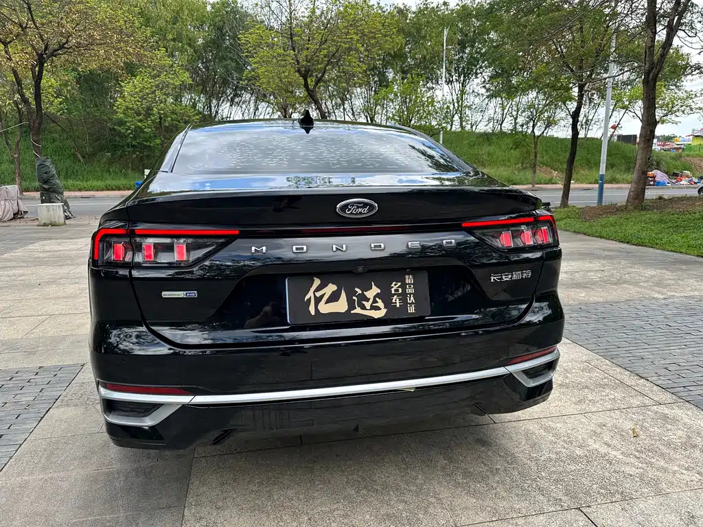 FORD MONDEO 2022