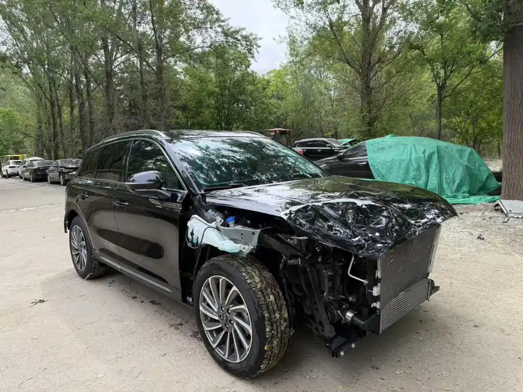 LINCOLN ADVENTURER 2023