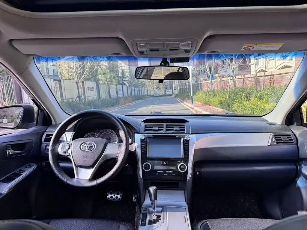 TOYOTA CAMRY 2012