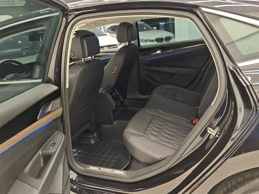 VOLKSWAGEN PASSAT 2020