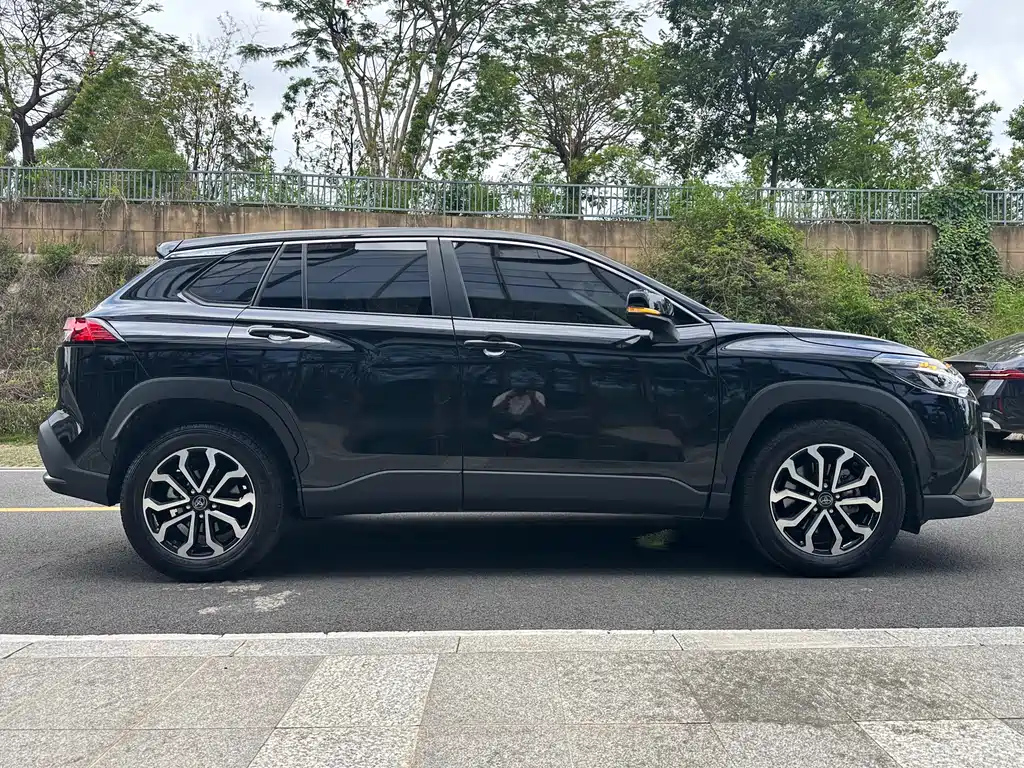 TOYOTA FRONTLANDER 2024
