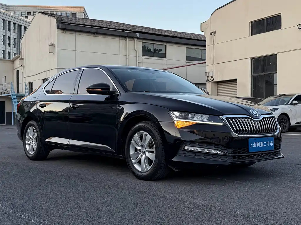 SKODA SUPERB 2019