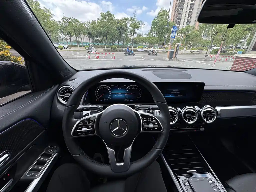 MERCEDES BENZ GLB 2021