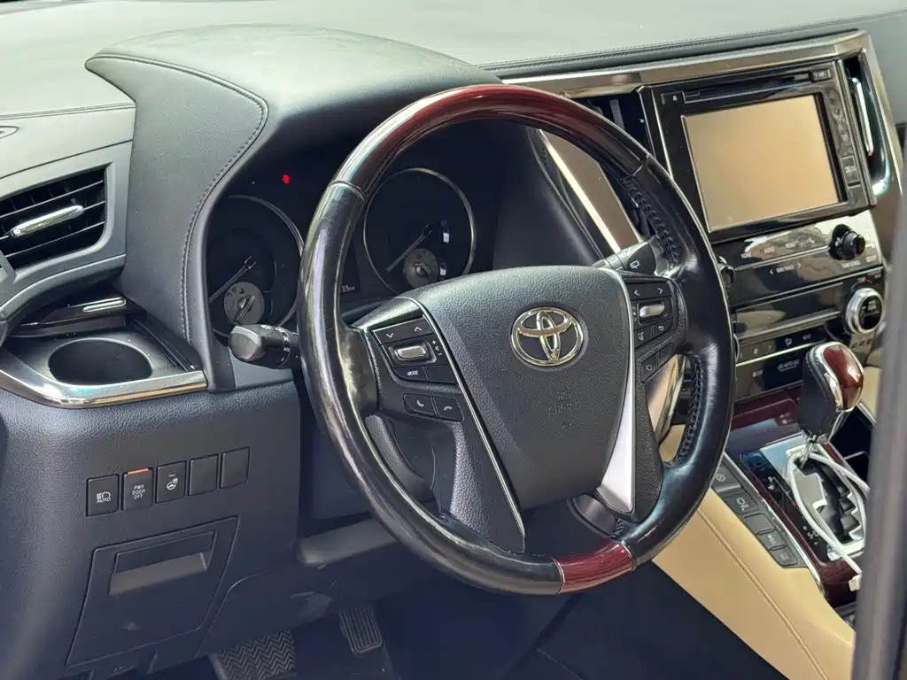 TOYOTA ALPHARD 2018