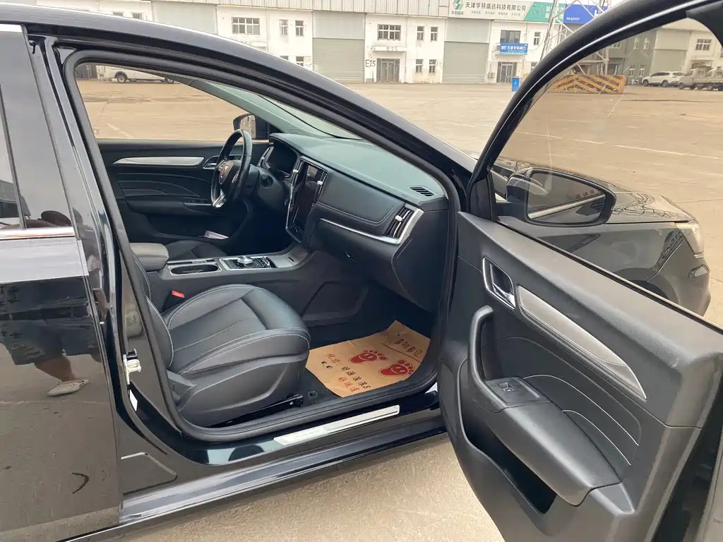 ROEWE I6 NEW ENERGY 2017