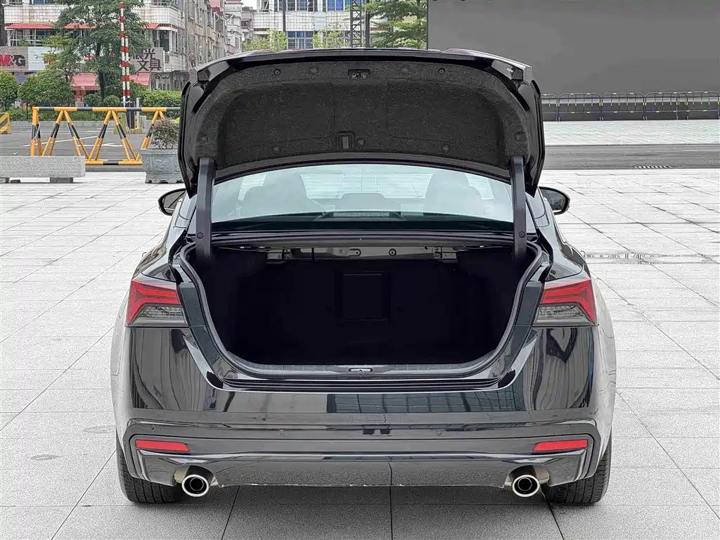 NISSAN TEANA 2022