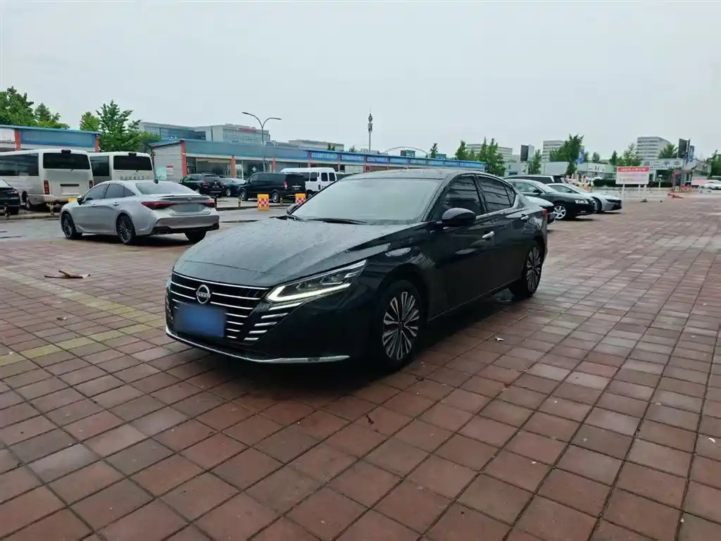 NISSAN TEANA 2022