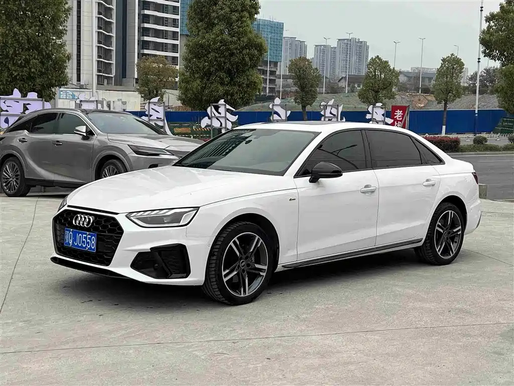 AUDI A4L 2022