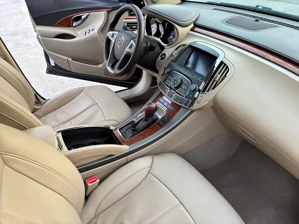 BUICK LACROSSE 2012