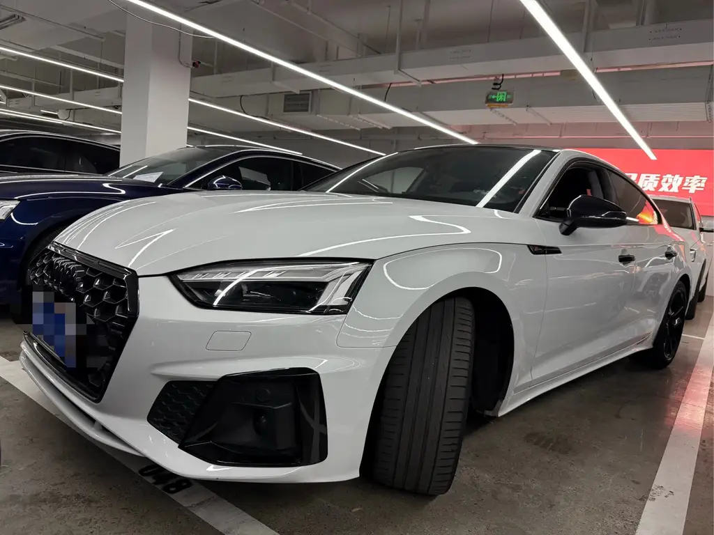 AUDI A5 2022