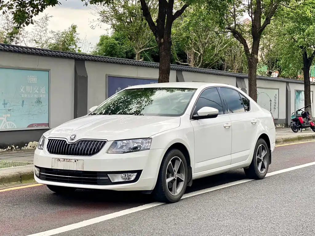 SKODA OCTAVIA 2016