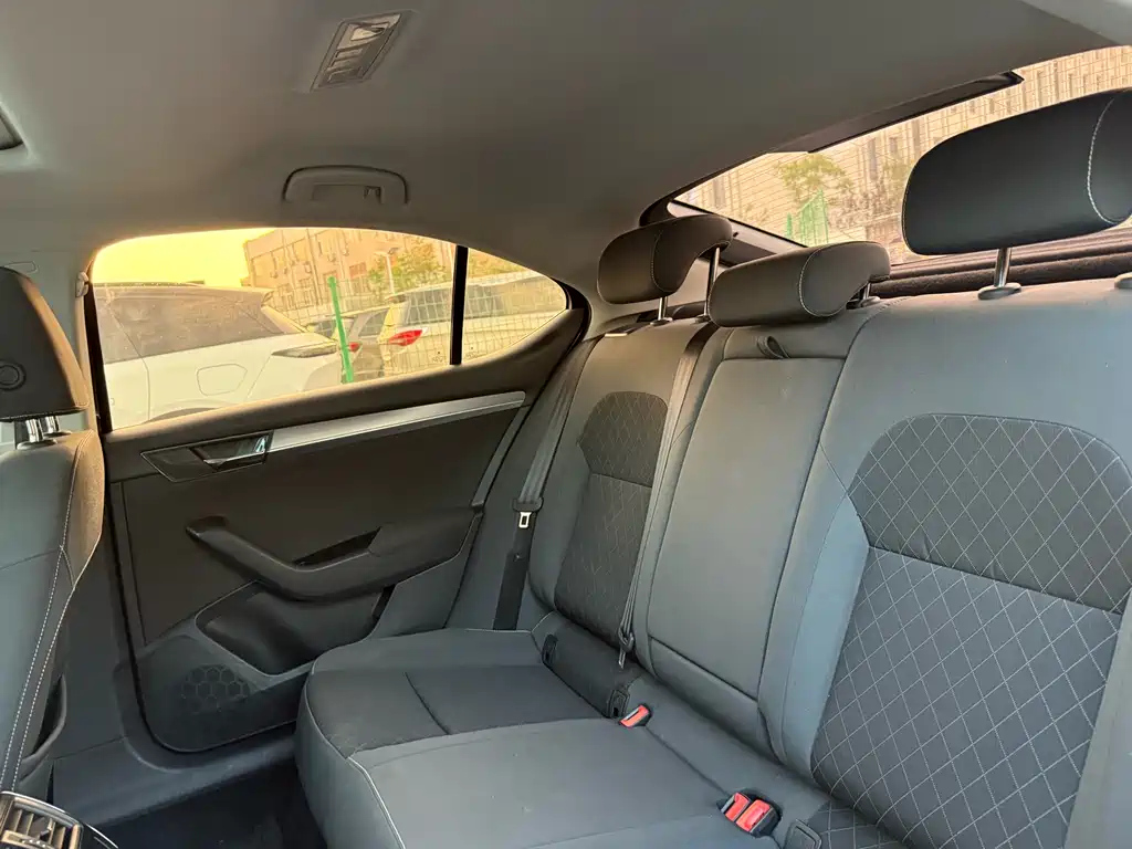 SKODA SUPERB 2019