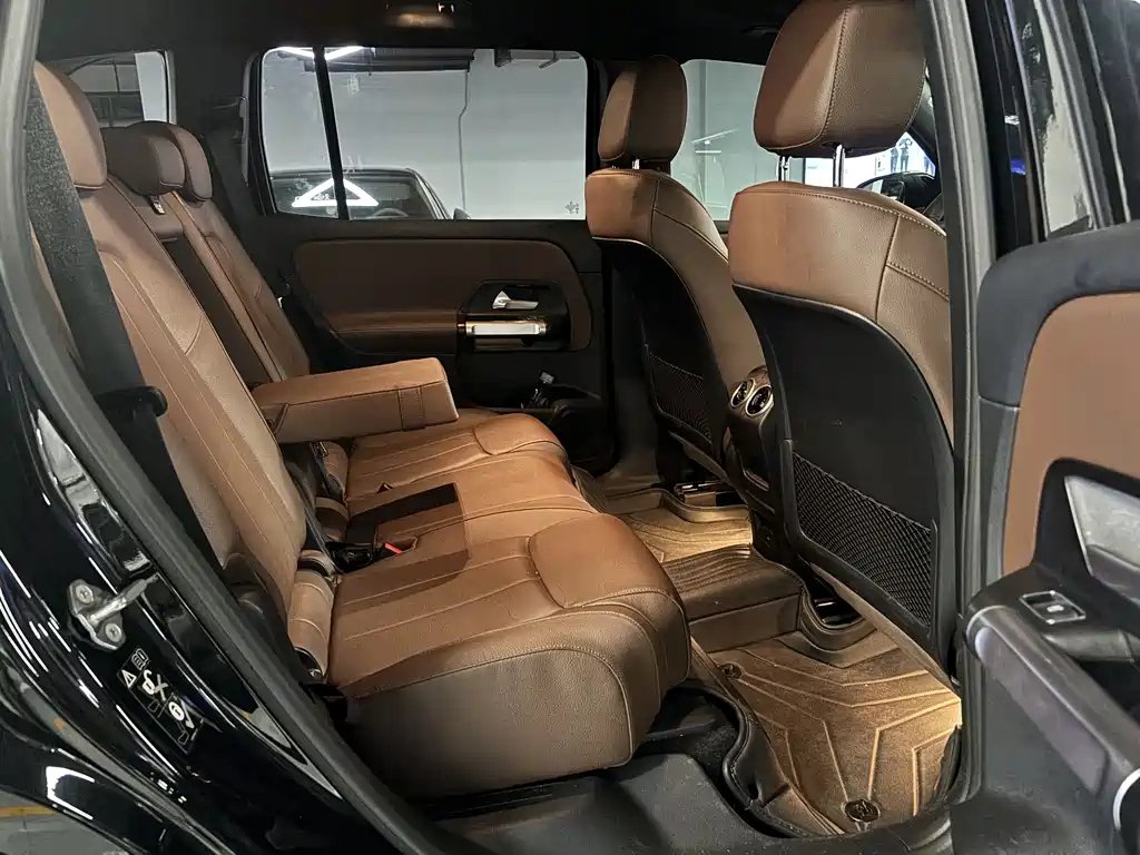 MERCEDES BENZ GLB 2023