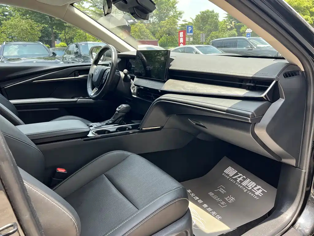 TOYOTA CAMRY 2024