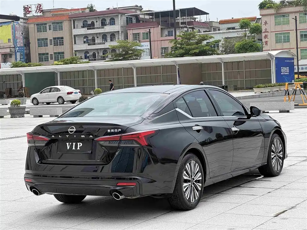 NISSAN TEANA 2022