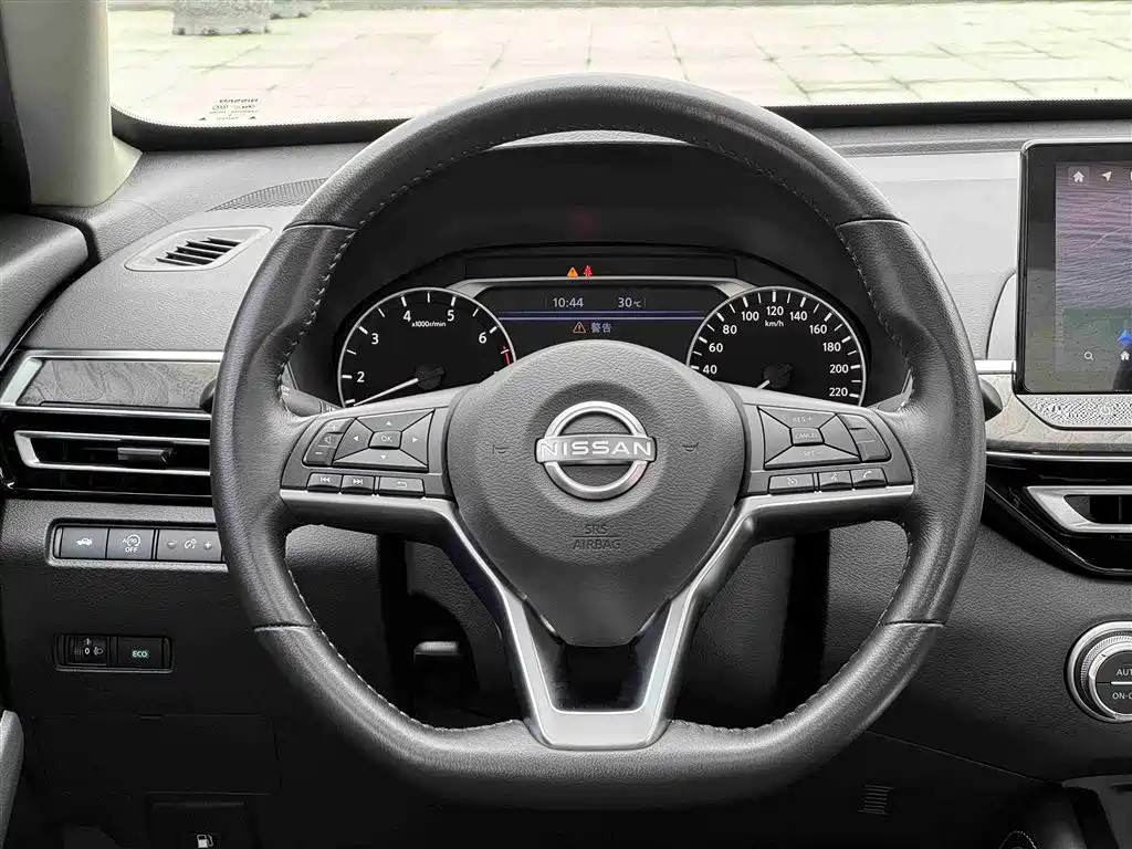 NISSAN TEANA 2022