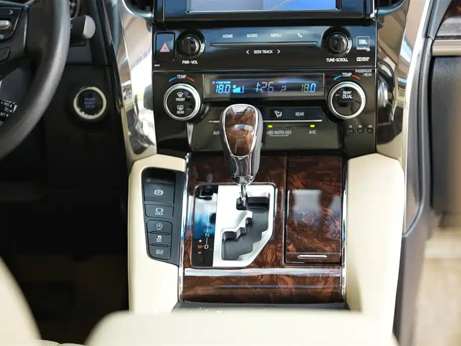 TOYOTA ALPHARD 2018