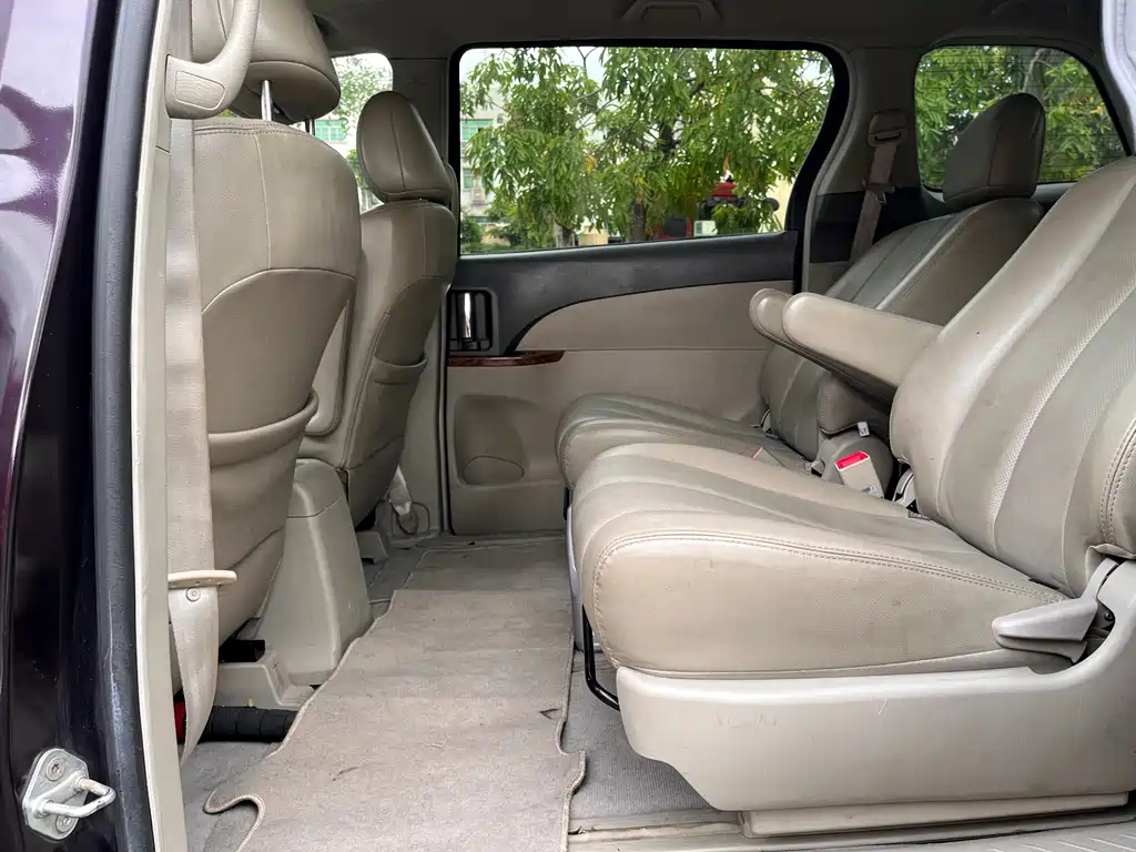 BYD M6 2015