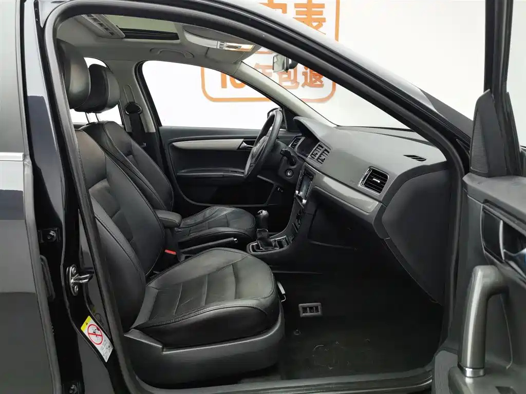 VOLKSWAGEN LAVIDA 2013