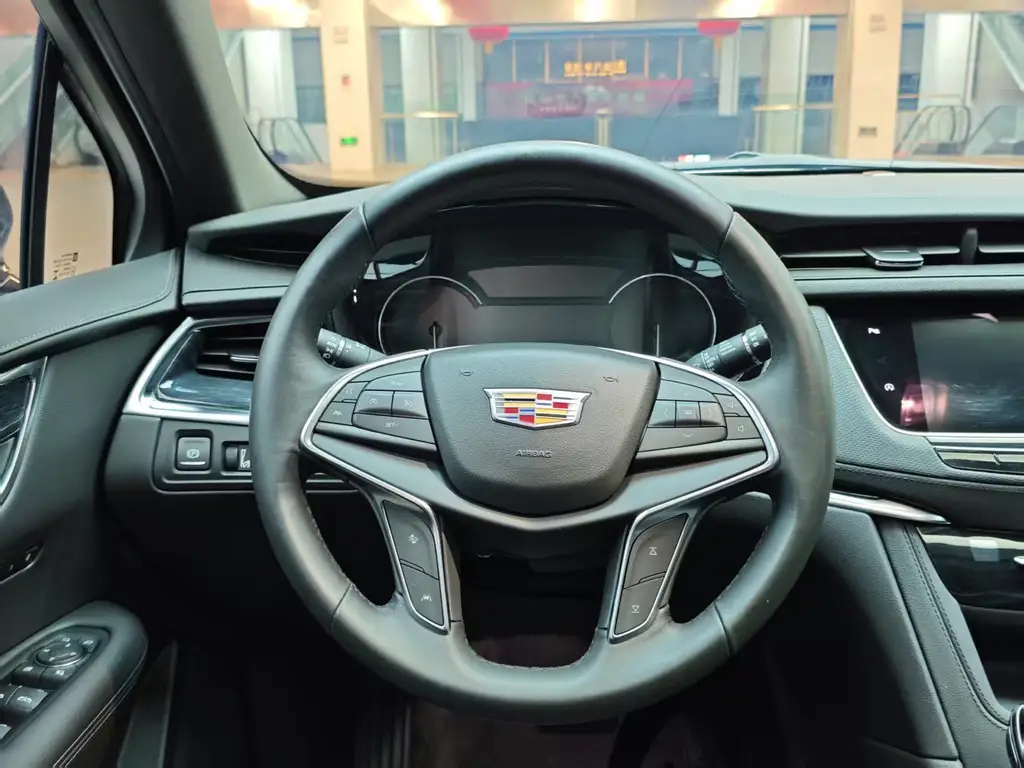 CADILLAC XT5 2023